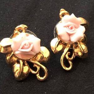 Avon Pink Ceramic Flower Push Back Earrings